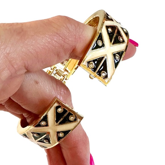 LANE BRYANT Classic Black & White Gold-tone Hinge Bangle Bracelet w rhinestones​ - Picture 2 of 7